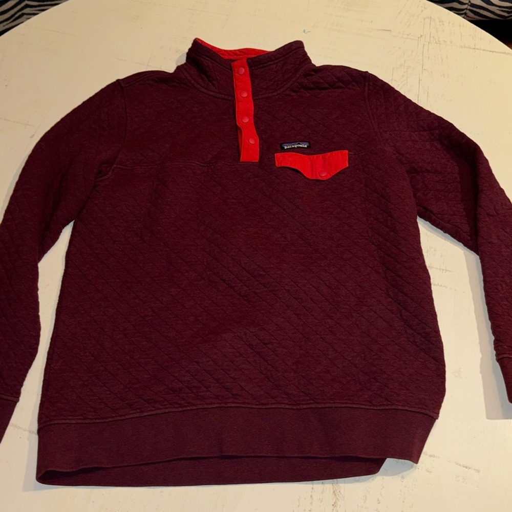 Patagonia pullover. Size L
